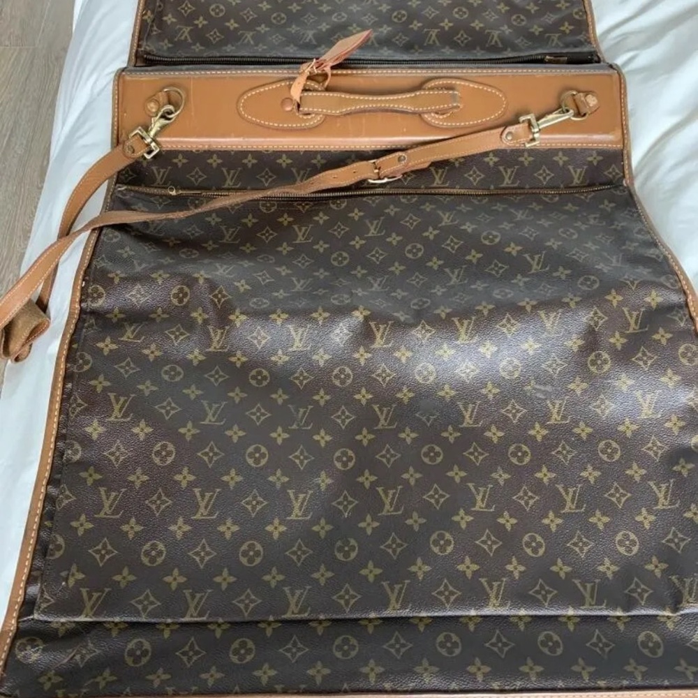 Vintage Louis Vuitton Garment Bag in excellent condition